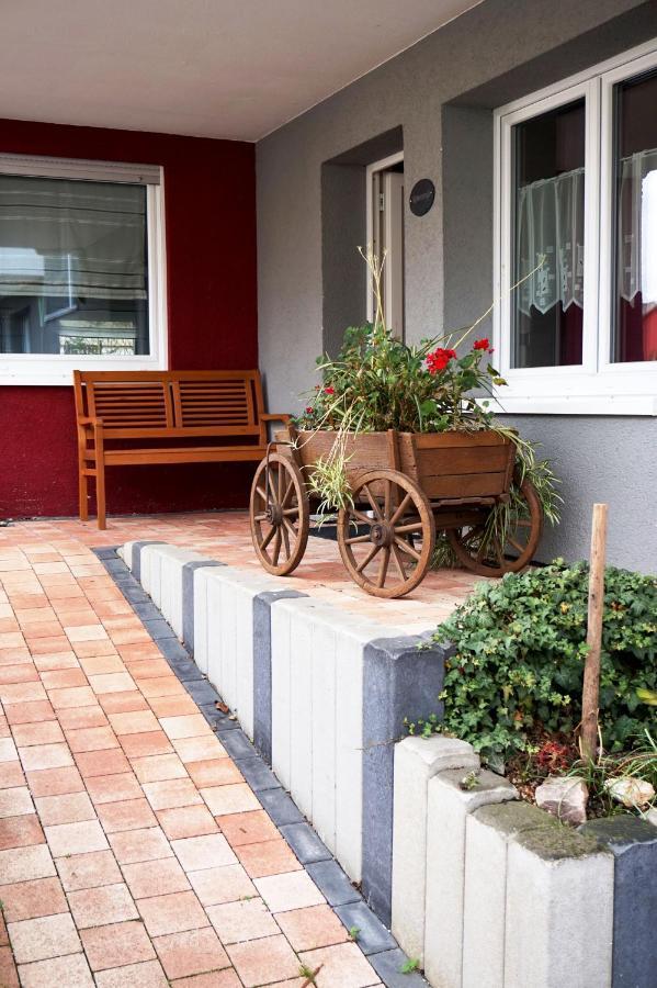 Weinhaus Lenz Hotel Briedern Ngoại thất bức ảnh